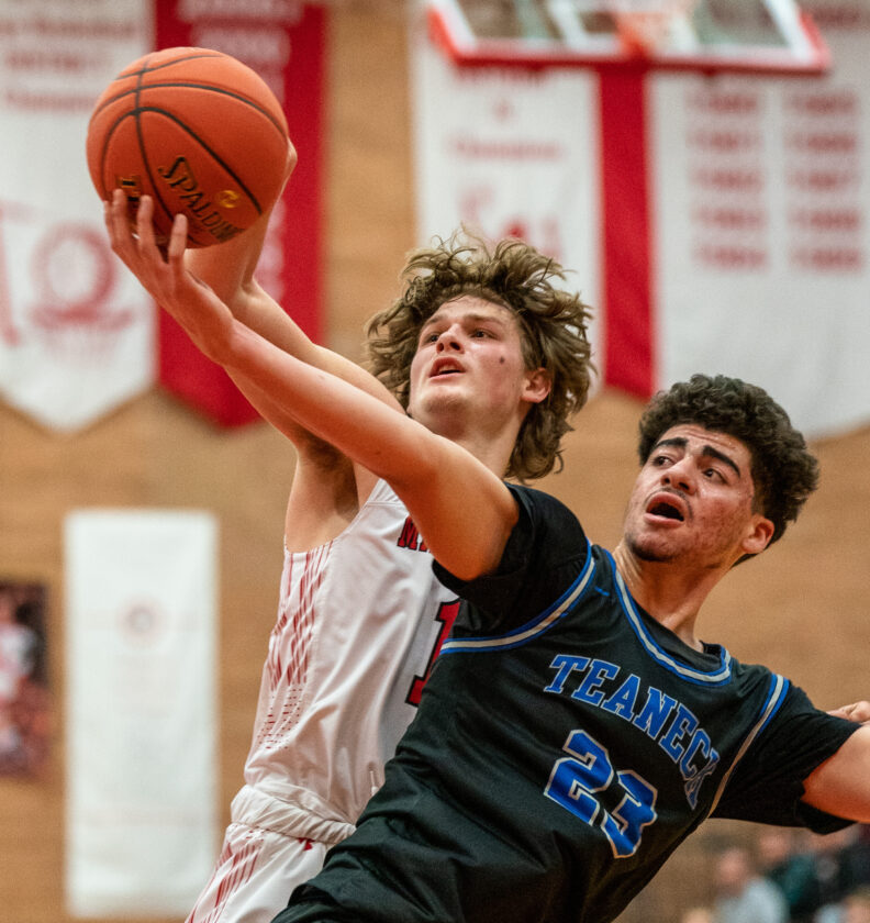 Williamsport produces super comeback, but Teaneck captures tournament